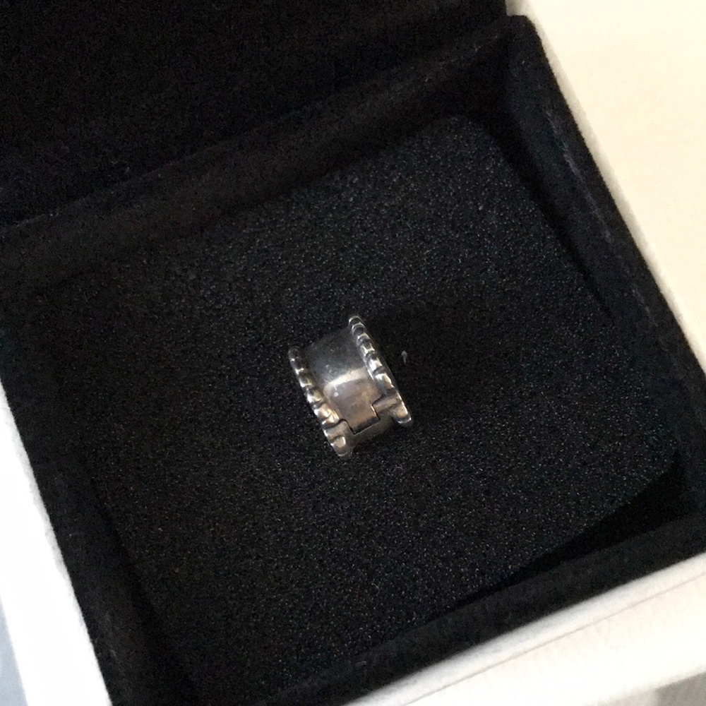 Pandora clip
